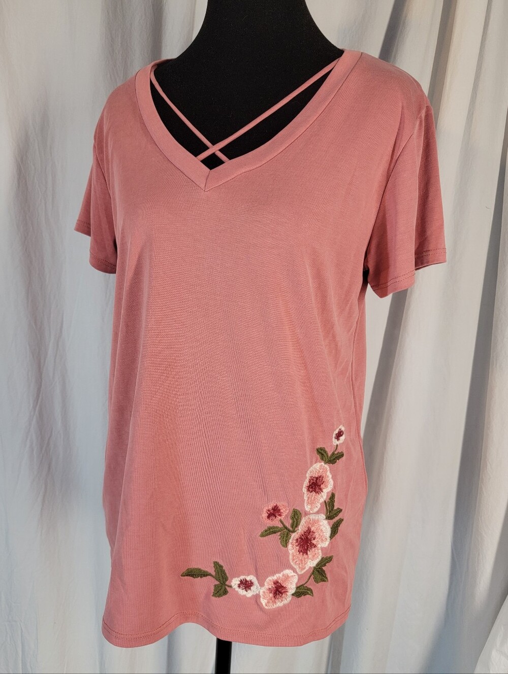 Alya Mauve Pink V-Neck Short Sleeve Top with Floral Embroidery